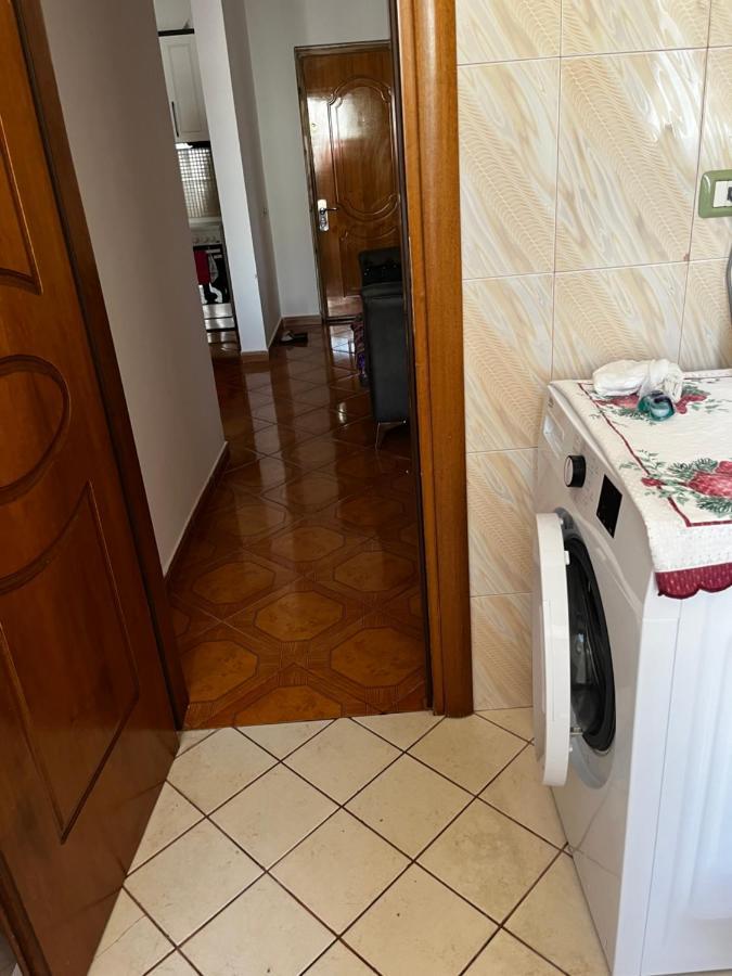 Appartamento Incantevole Con Posto Auto Privato Vlore Ngoại thất bức ảnh