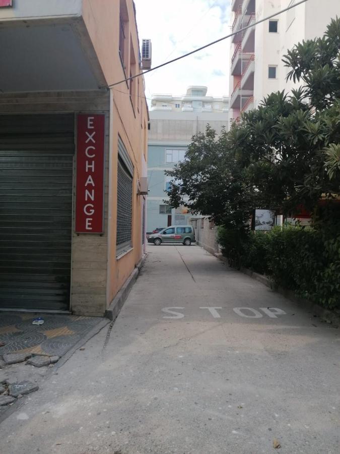 Appartamento Incantevole Con Posto Auto Privato Vlore Ngoại thất bức ảnh