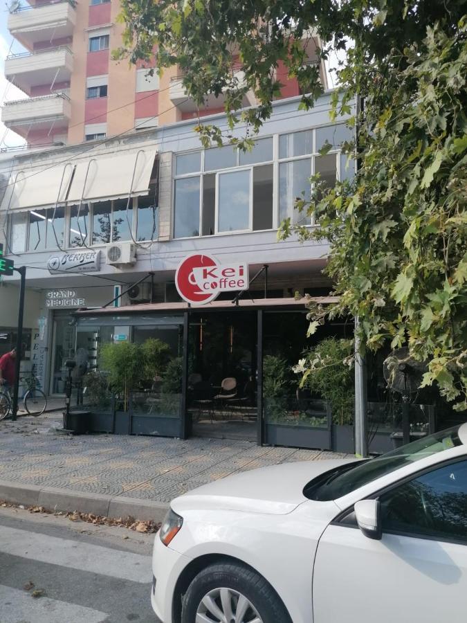 Appartamento Incantevole Con Posto Auto Privato Vlore Ngoại thất bức ảnh